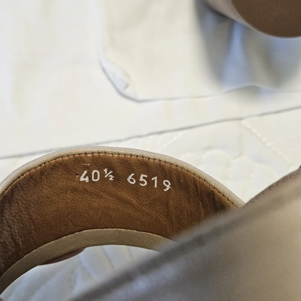 Robert Clergerie Cora7 Tan Leather Sandals Size 40.5